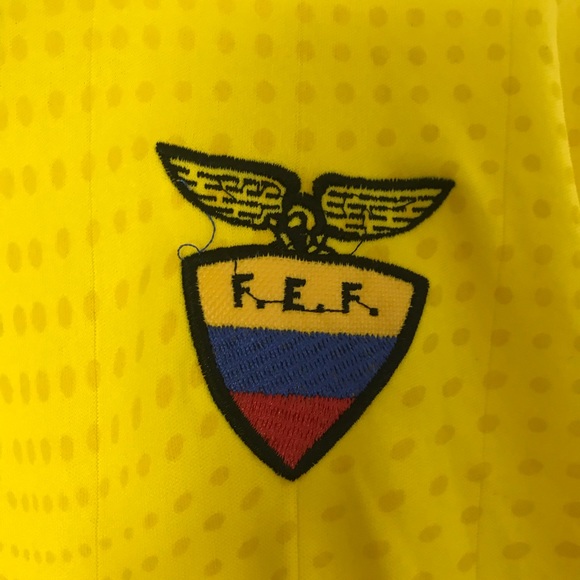 Ecuador Men’s National Soccer Team Jersey - Picture 3 of 4
